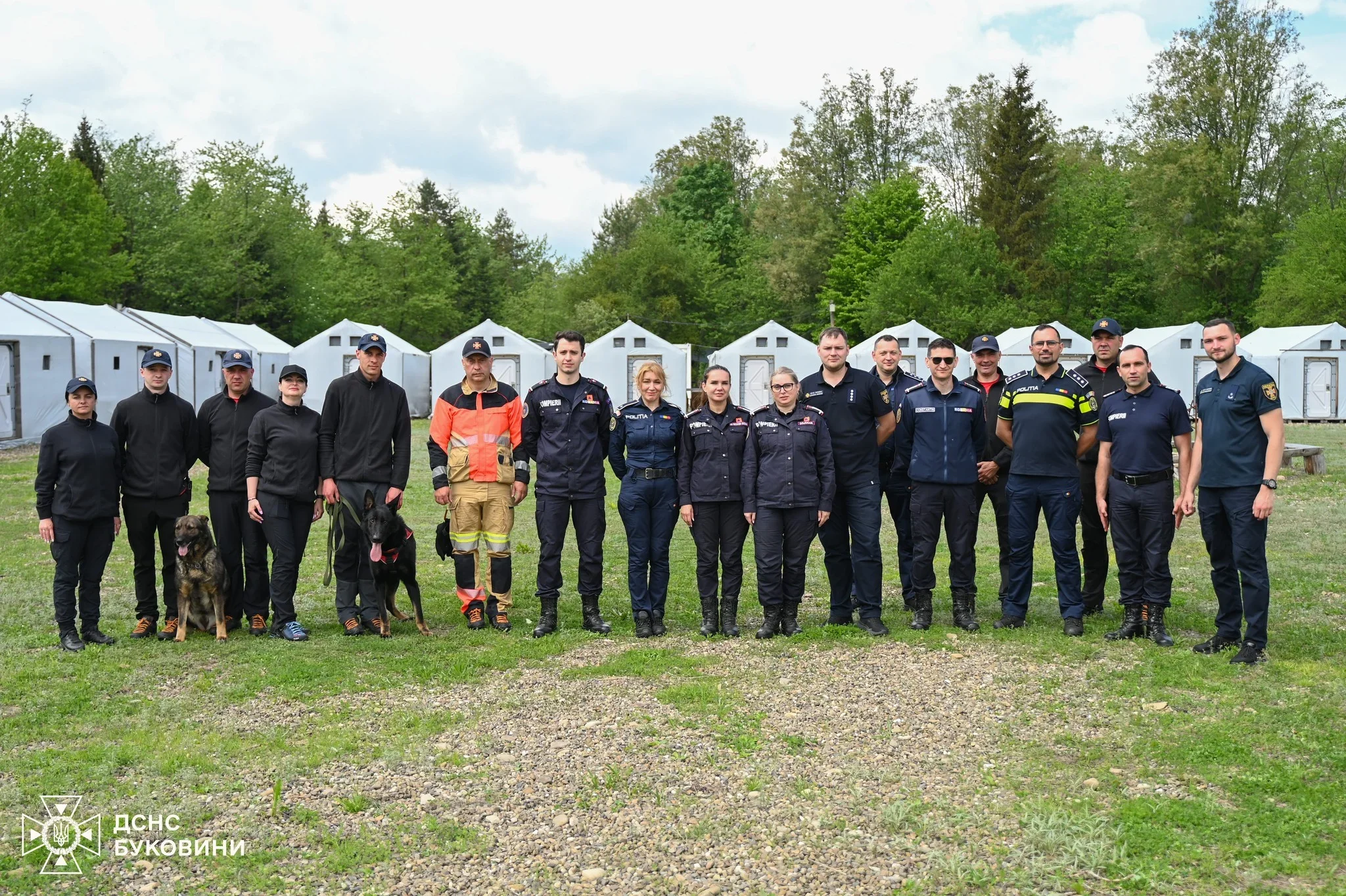 Polițiști și pompieri români au luat parte la activități de instruire în Ucraina
