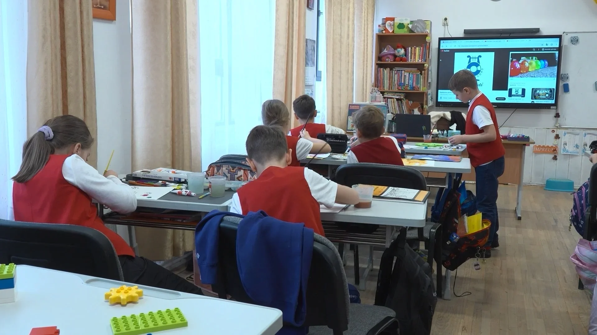 Elevii intră în vacanța dintre module