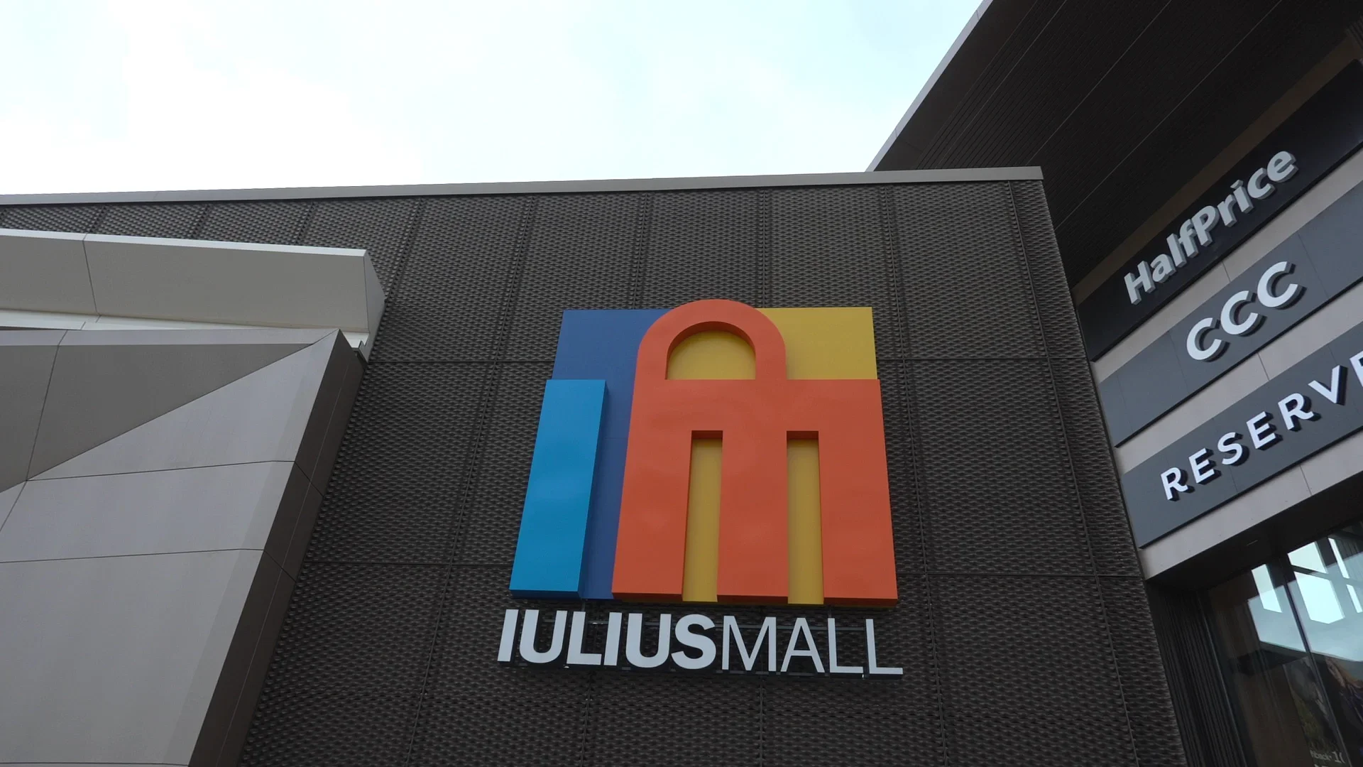 Marțea devine ziua ofertelor spectaculoase, la Iulius Mall
