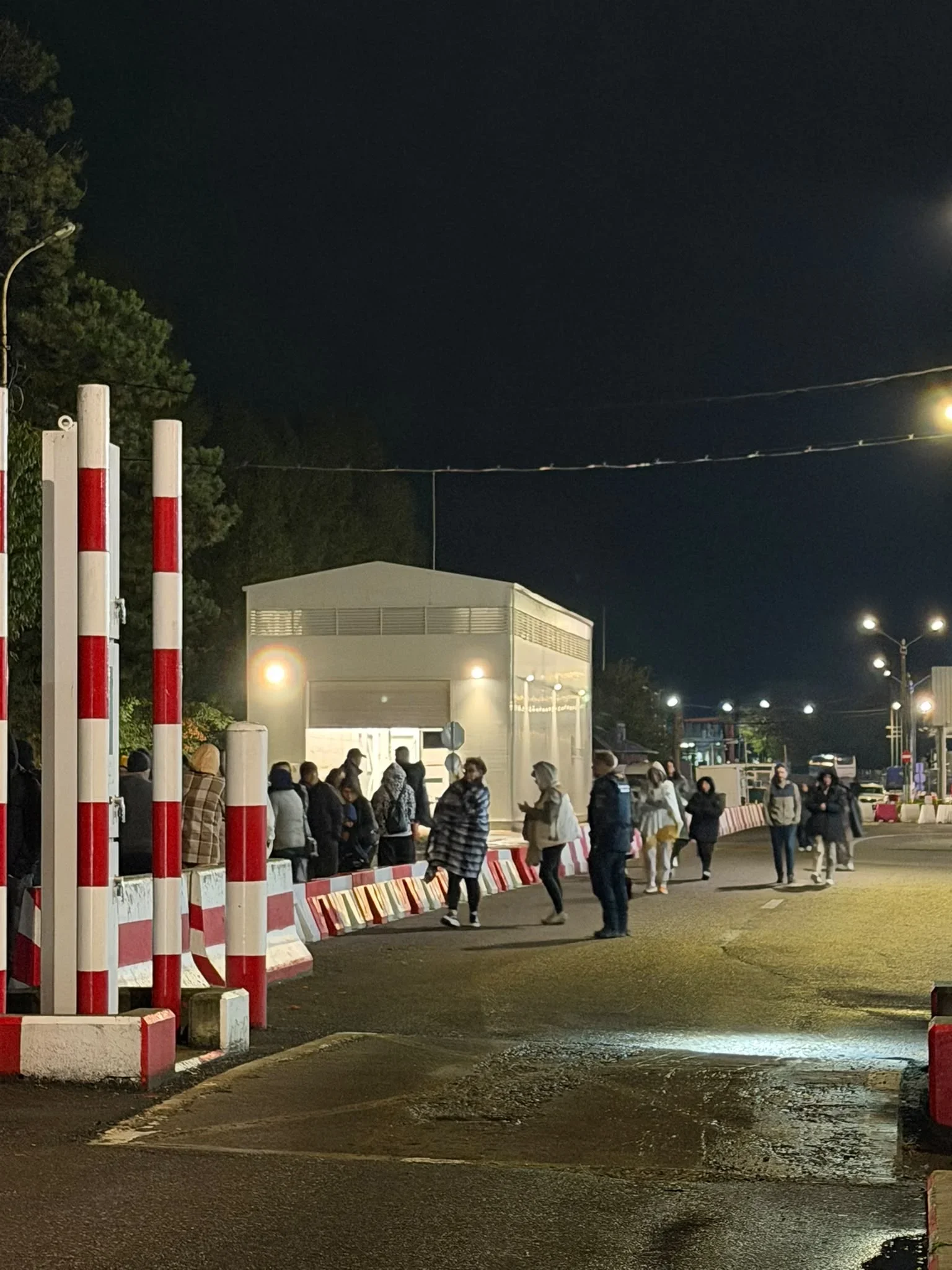 La Siret se oprește vama. La București continuă jocurile de putere