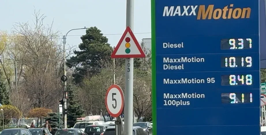 Prețurile la pompă au scăzut masiv