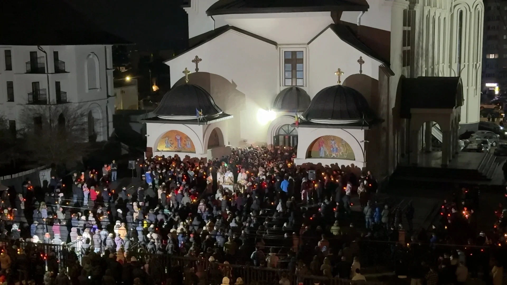 Sute de credincioși, prezenți la slujba de Înviere