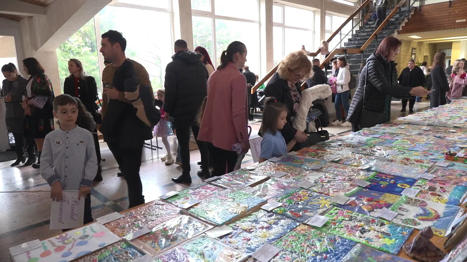 Emoție și culoare, la „Penelul Fermecat”