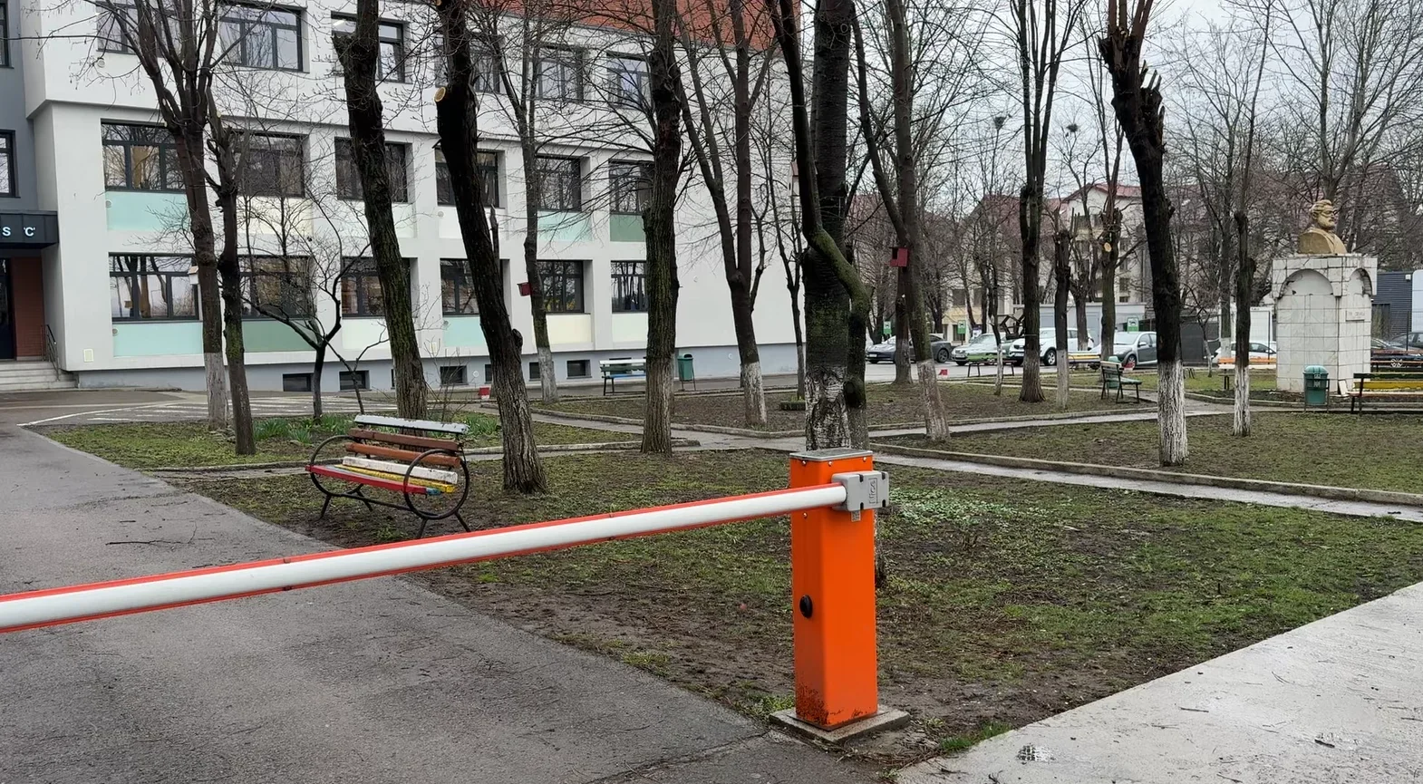 Primăria Suceava vrea drum prin curtea școlii „Ion Creangă”