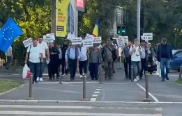 Fermieri suceveni la protestul din fața ANSVSA la București