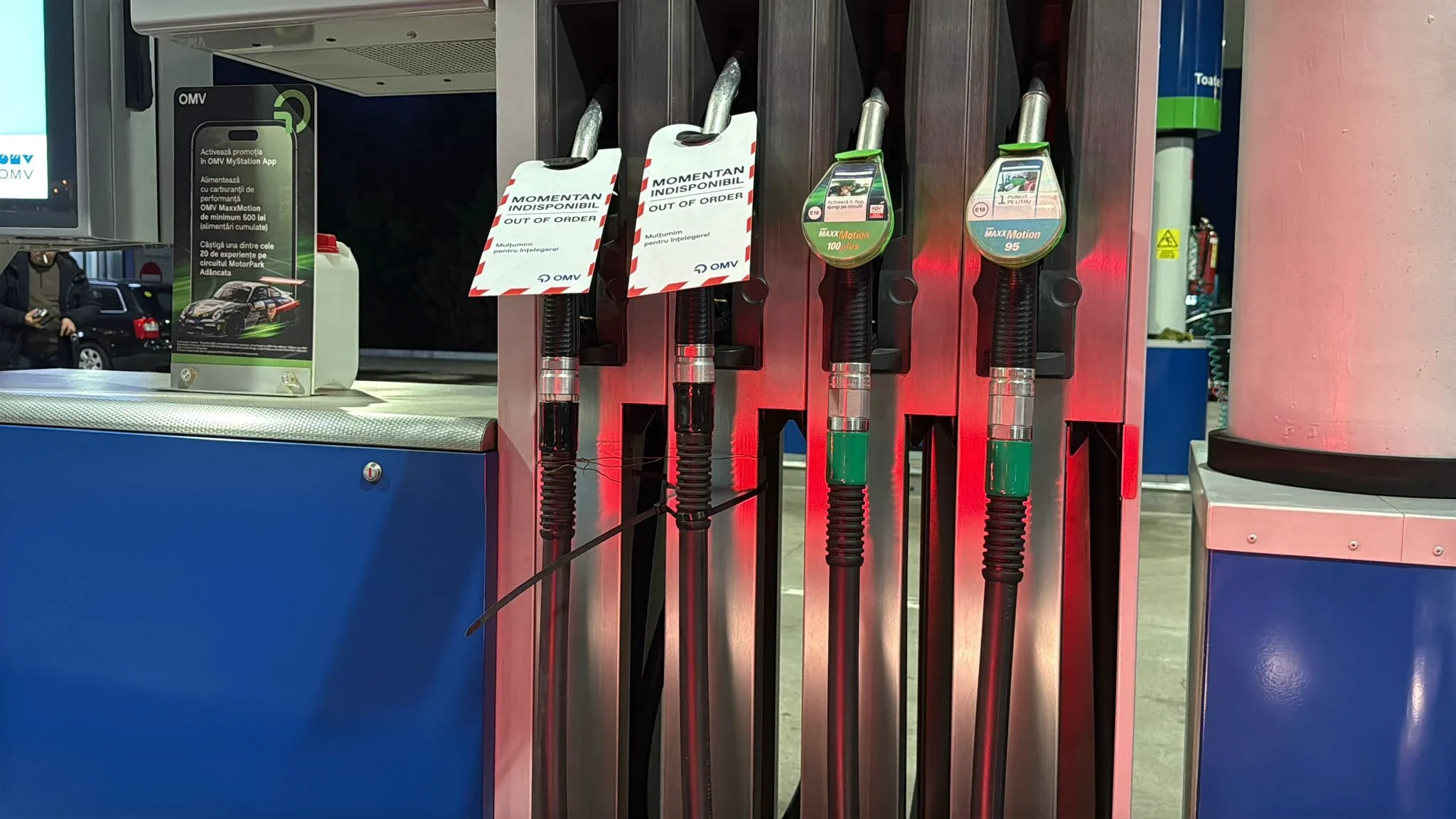 Pompele de la o stație peco din Suceava legate cu sârmă din cauza stocului epuizat