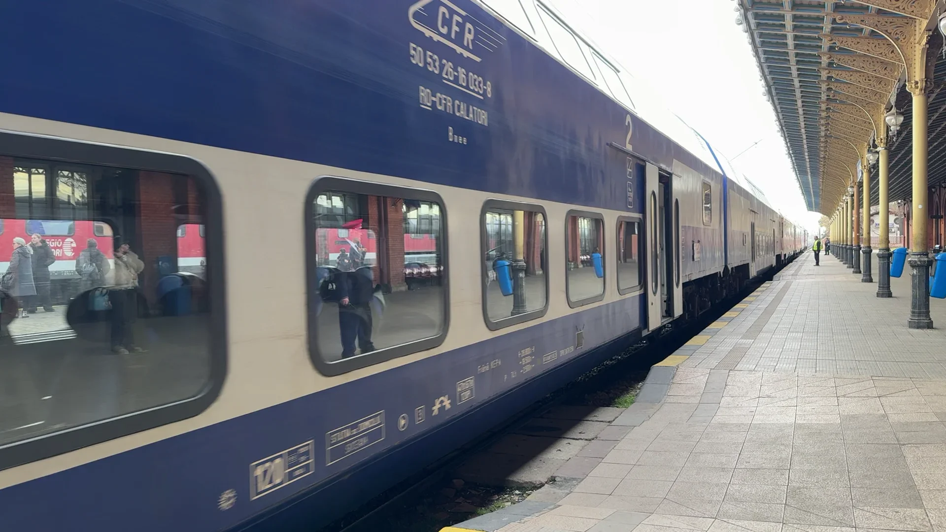 Studenții solicită modificarea legii care limitează reducerea la tren