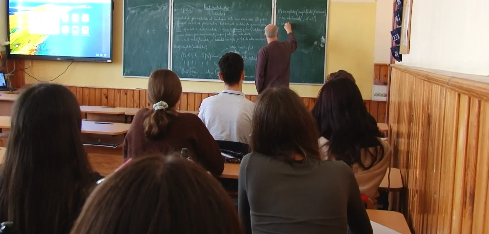 Minori acuzați de trafic de droguri