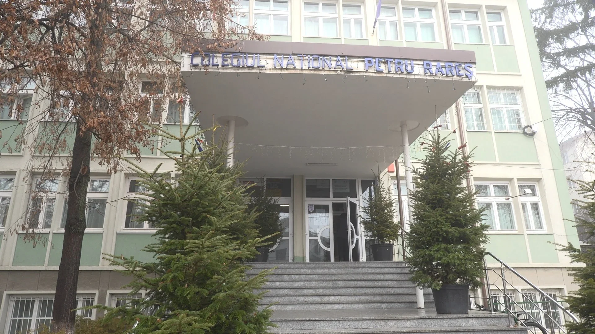 Elevii blocați în Dubai se întorc acasă în siguranță