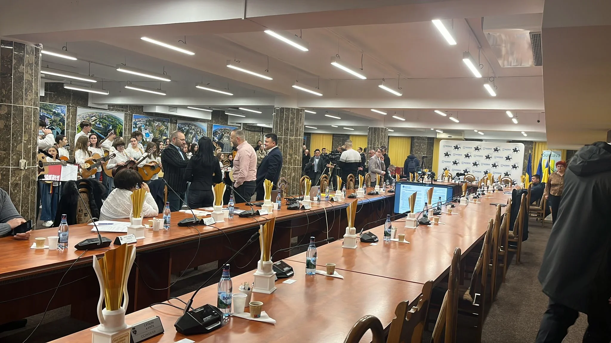 Colindele au deschis ședința Consiliului Local Suceava