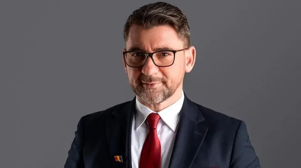 Prefecturile intră în reorganizare