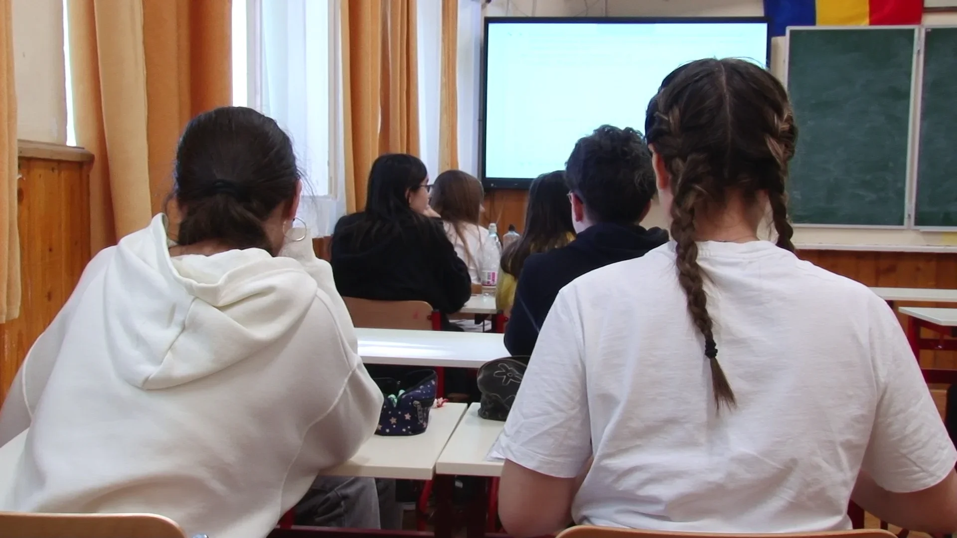 Ministerul cere desfășurarea normală a orelor în timpul simulărilor