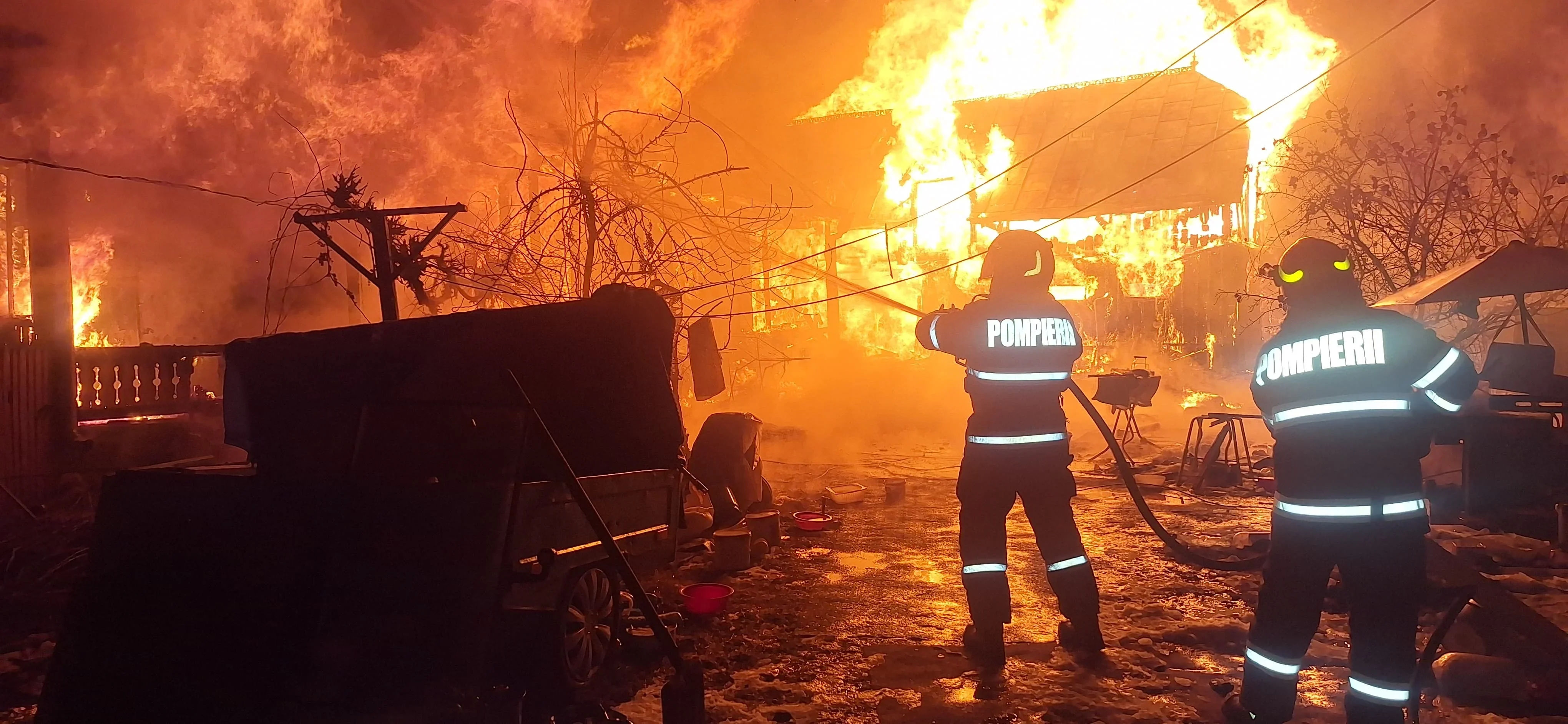 Incendiu violent într-o gospodărie din comuna suceveană Forăști