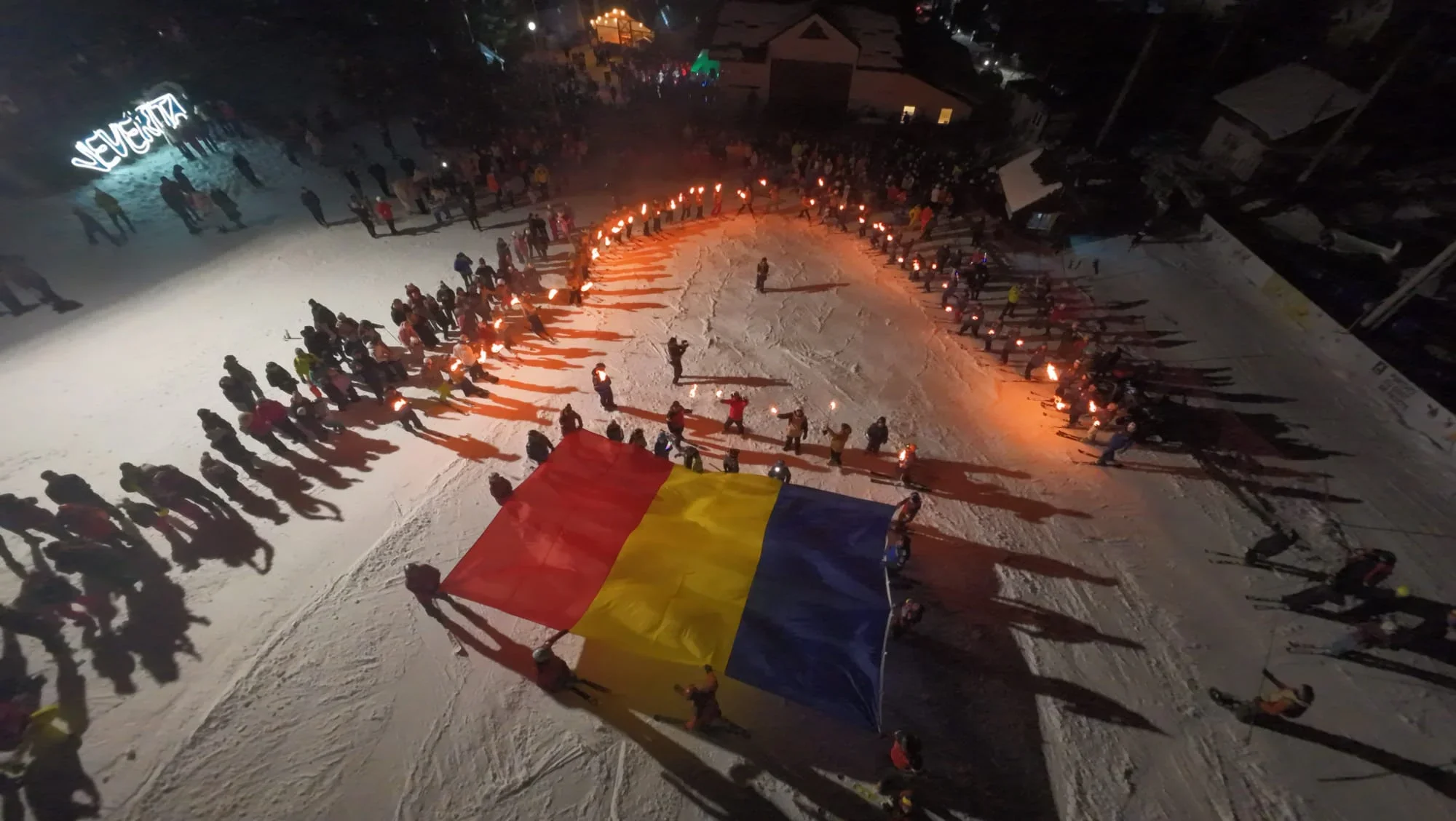 Tradiție montană, coborârea cu făclii,de Ziua Micii Uniri