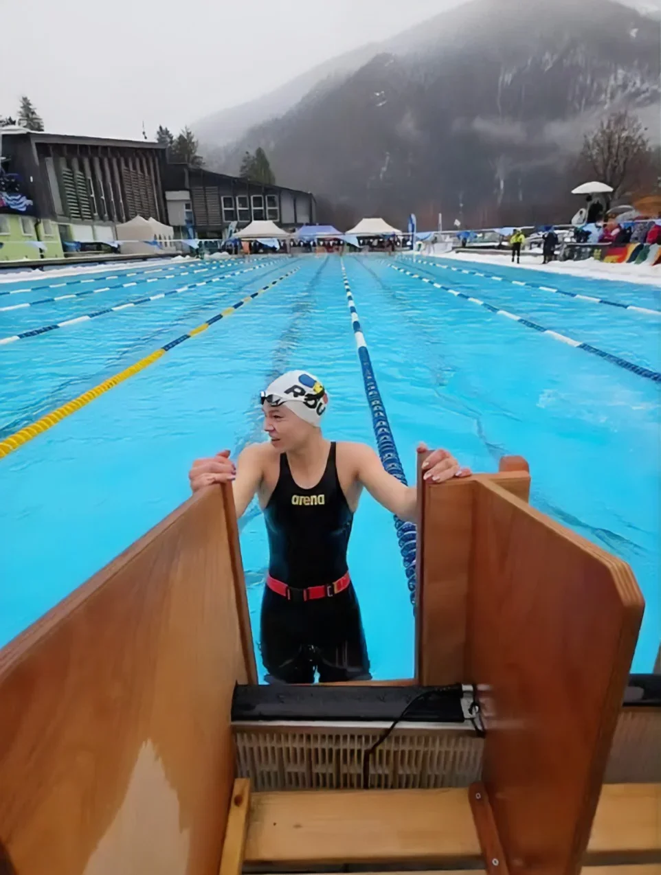 Sportivele din Suceava strălucesc la Europeanul de înot în ape înghețate