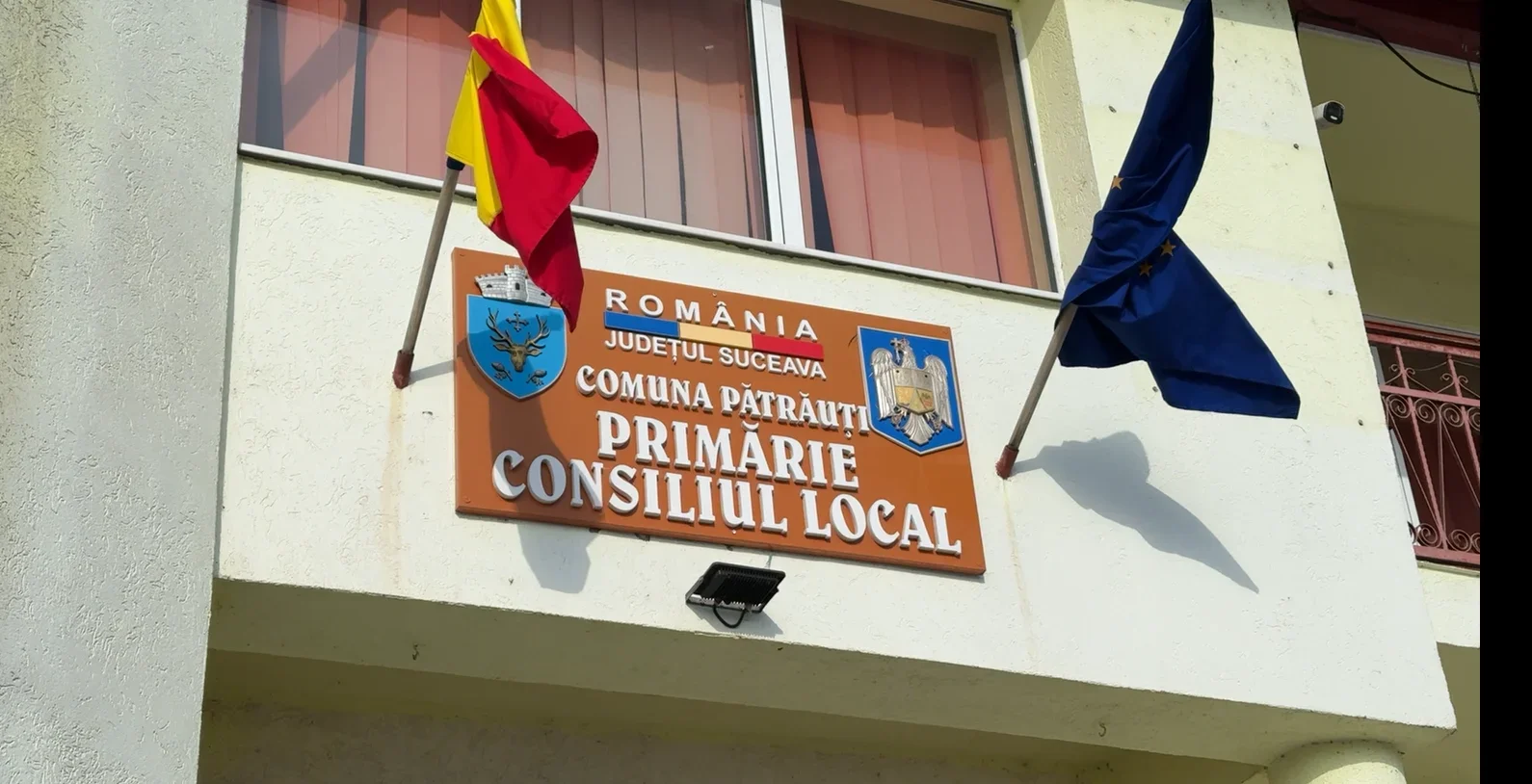 Secretarii reclamă tonul imperativ și atribuții care nu le revin