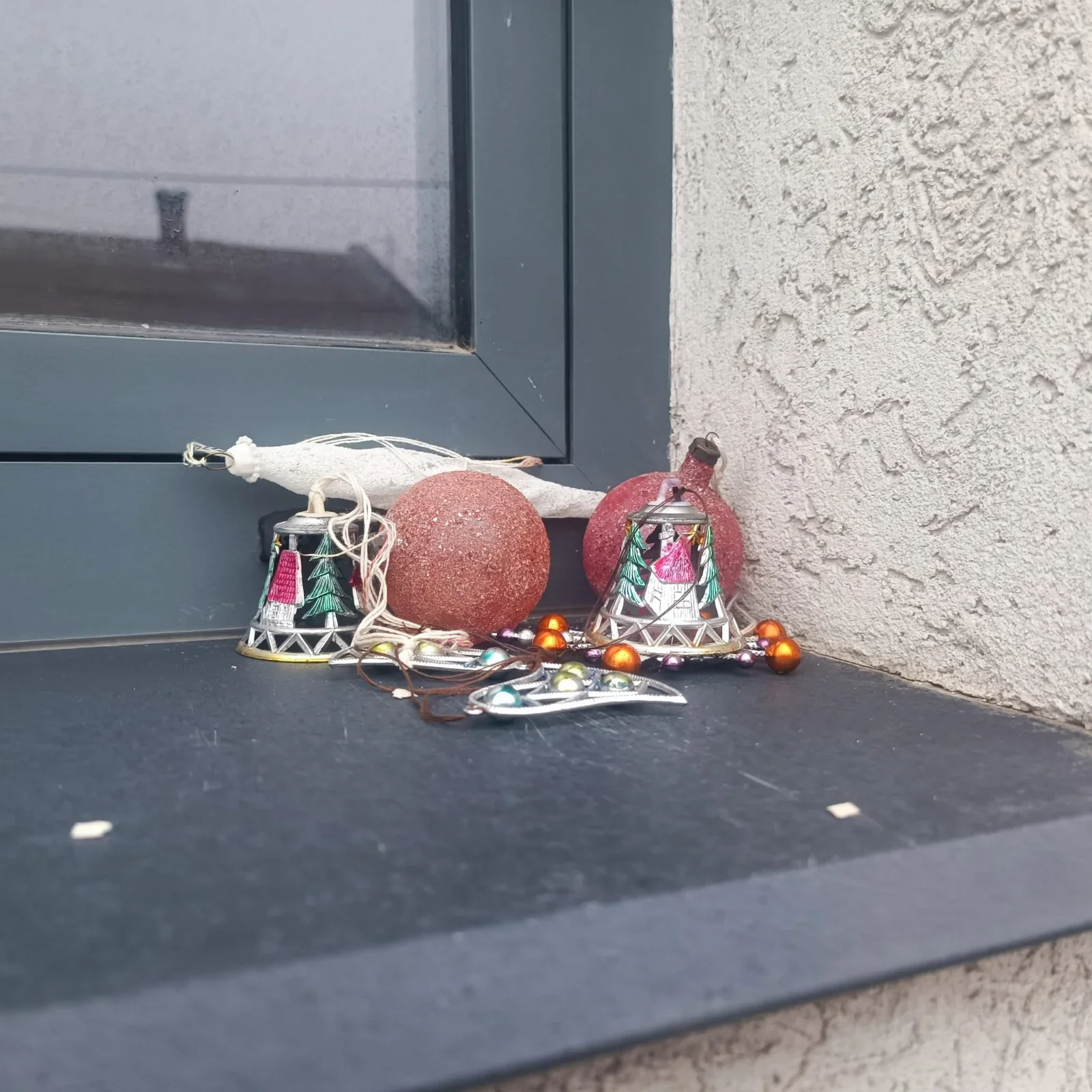 Revoltător Bradul Primăriei, ediția Ițcani: montat, aprins, evaporat.