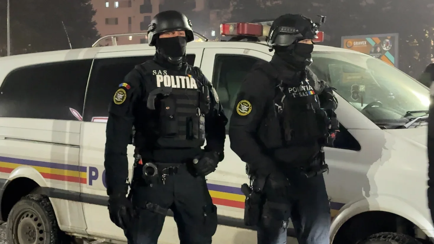 Descinderi cu mascații la Bădiuți: percheziții într-un dosar de contrabandă