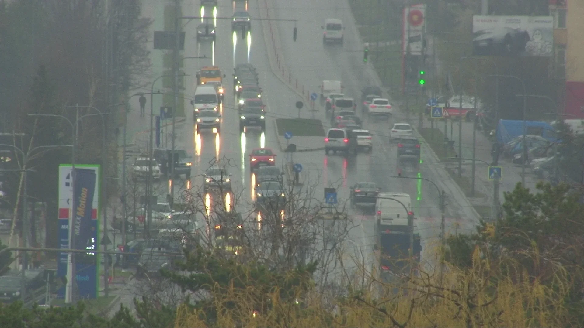 Ploi, ninsori și vânt în toată țara